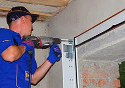 Trust Garage Door Houston, TX 713-929-3416 - repair-side